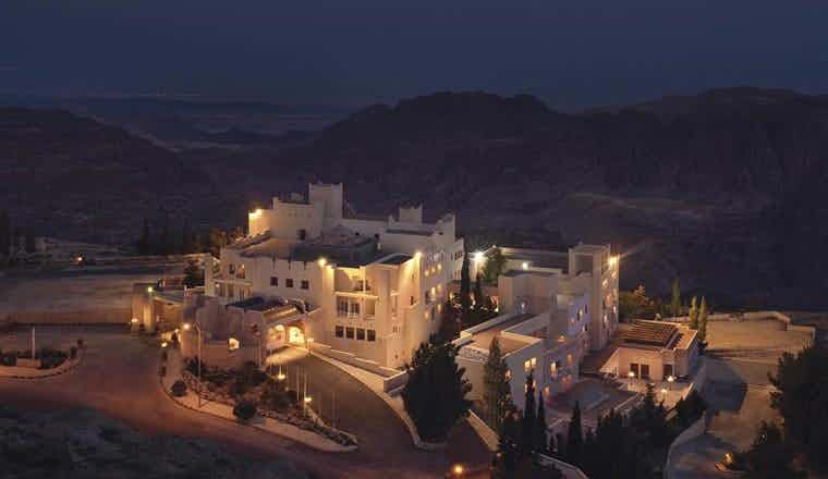 Mövenpick Nabatean Castle Hotel